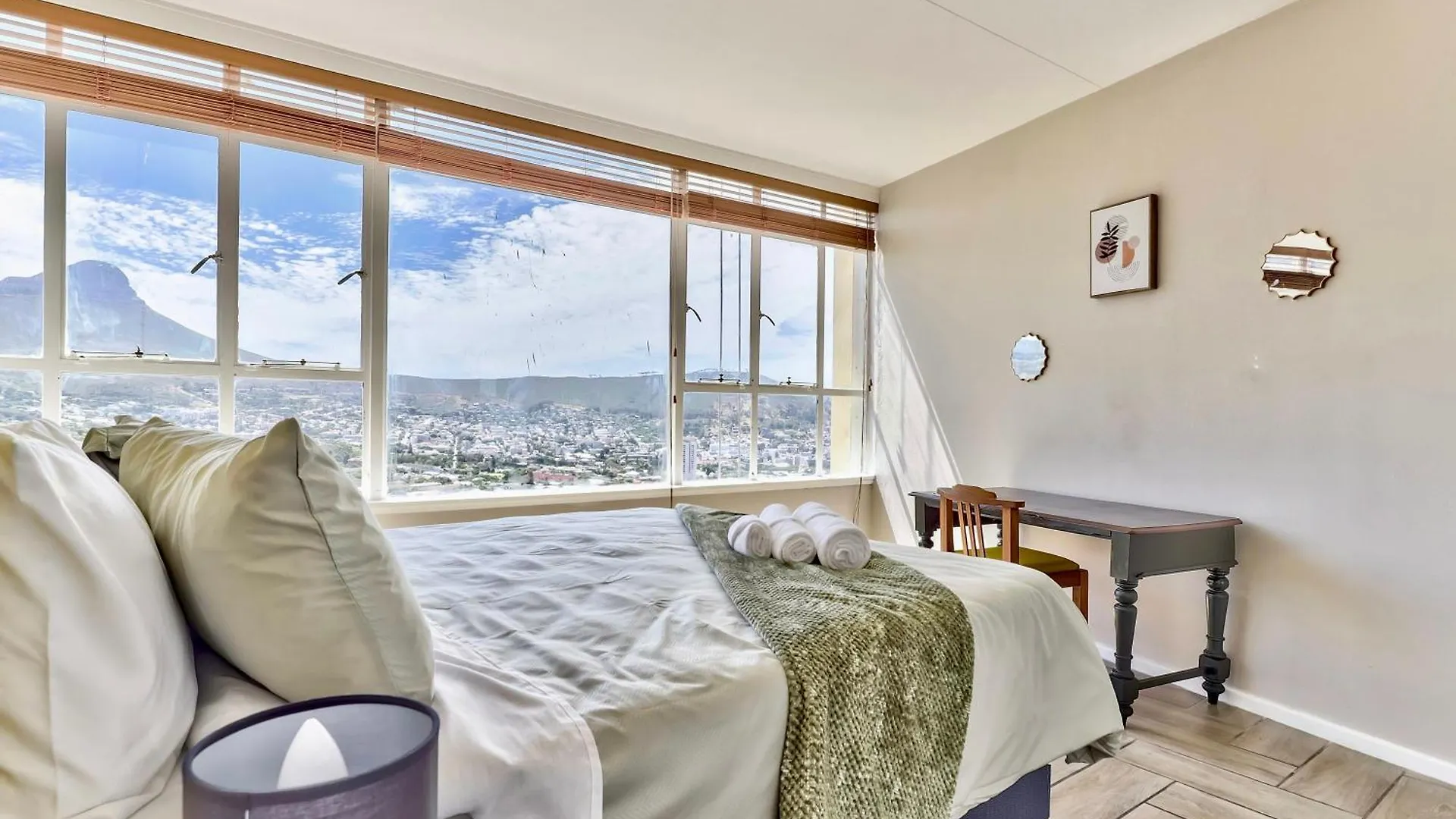 The Scenic Disa Park Apartment, Table Mountain, City & Ocean Views Cape Town Apartment