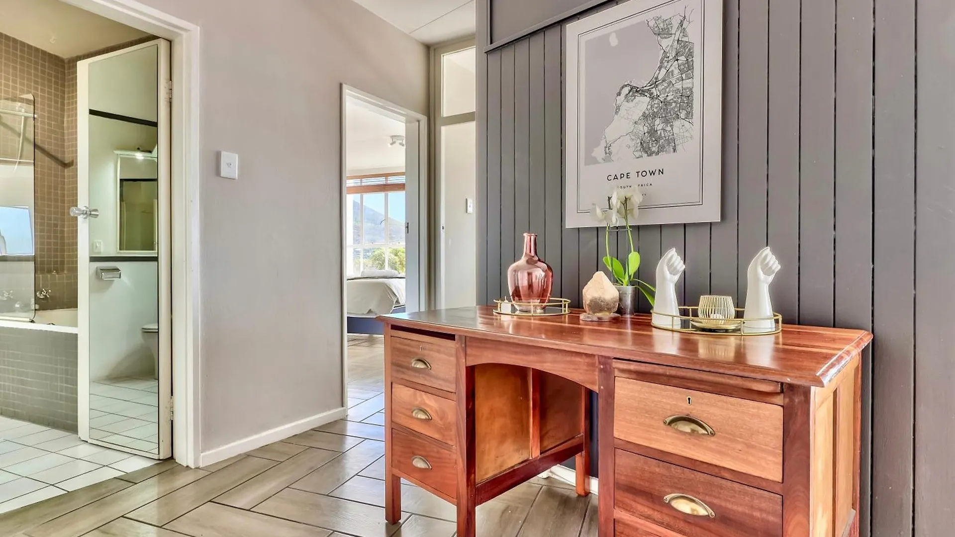 Apartment The Scenic Disa Park Apartment, Table Mountain, City & Ocean Views Cape Town