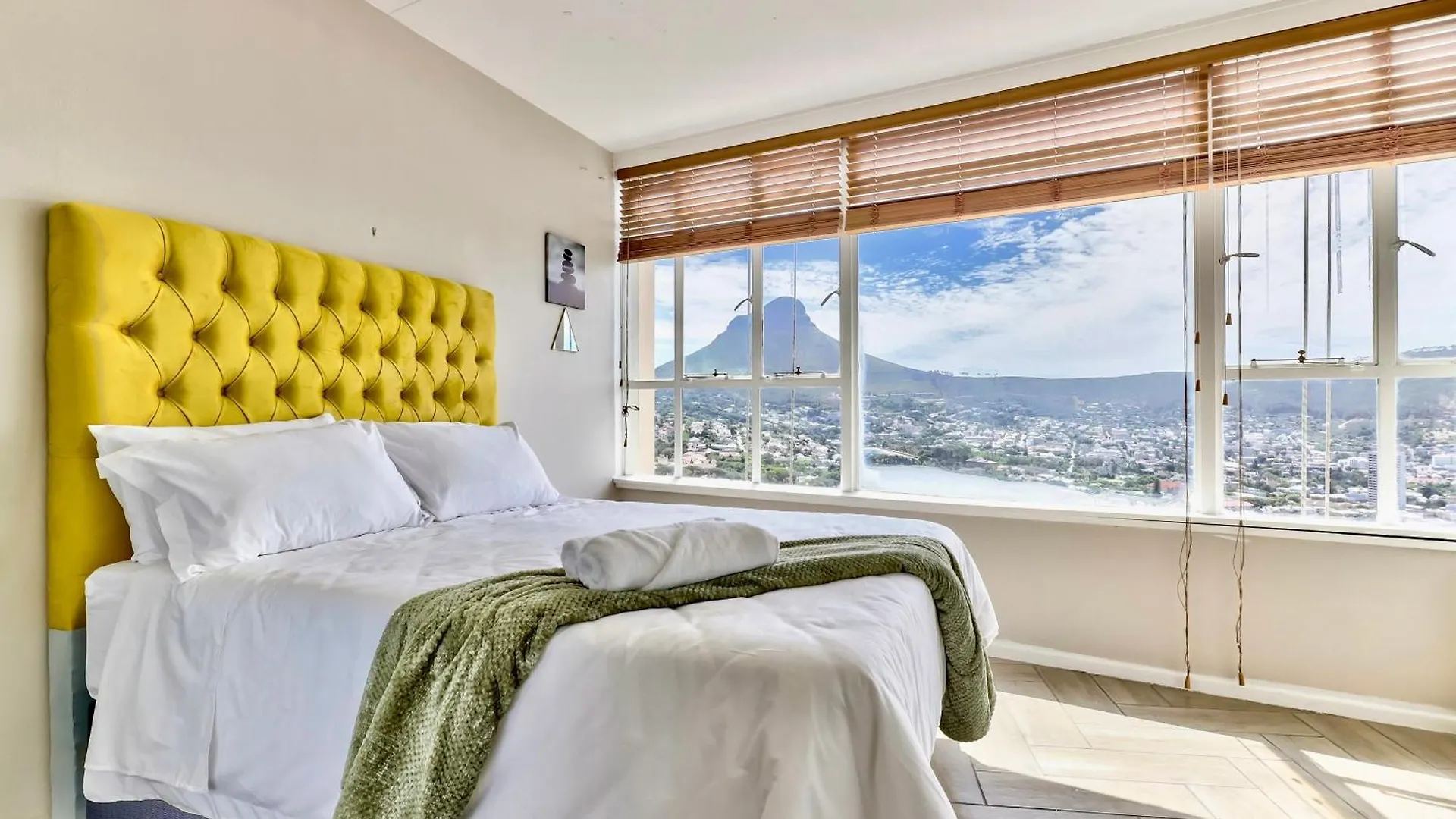 Apartment The Scenic Disa Park Apartment, Table Mountain, City & Ocean Views Cape Town
