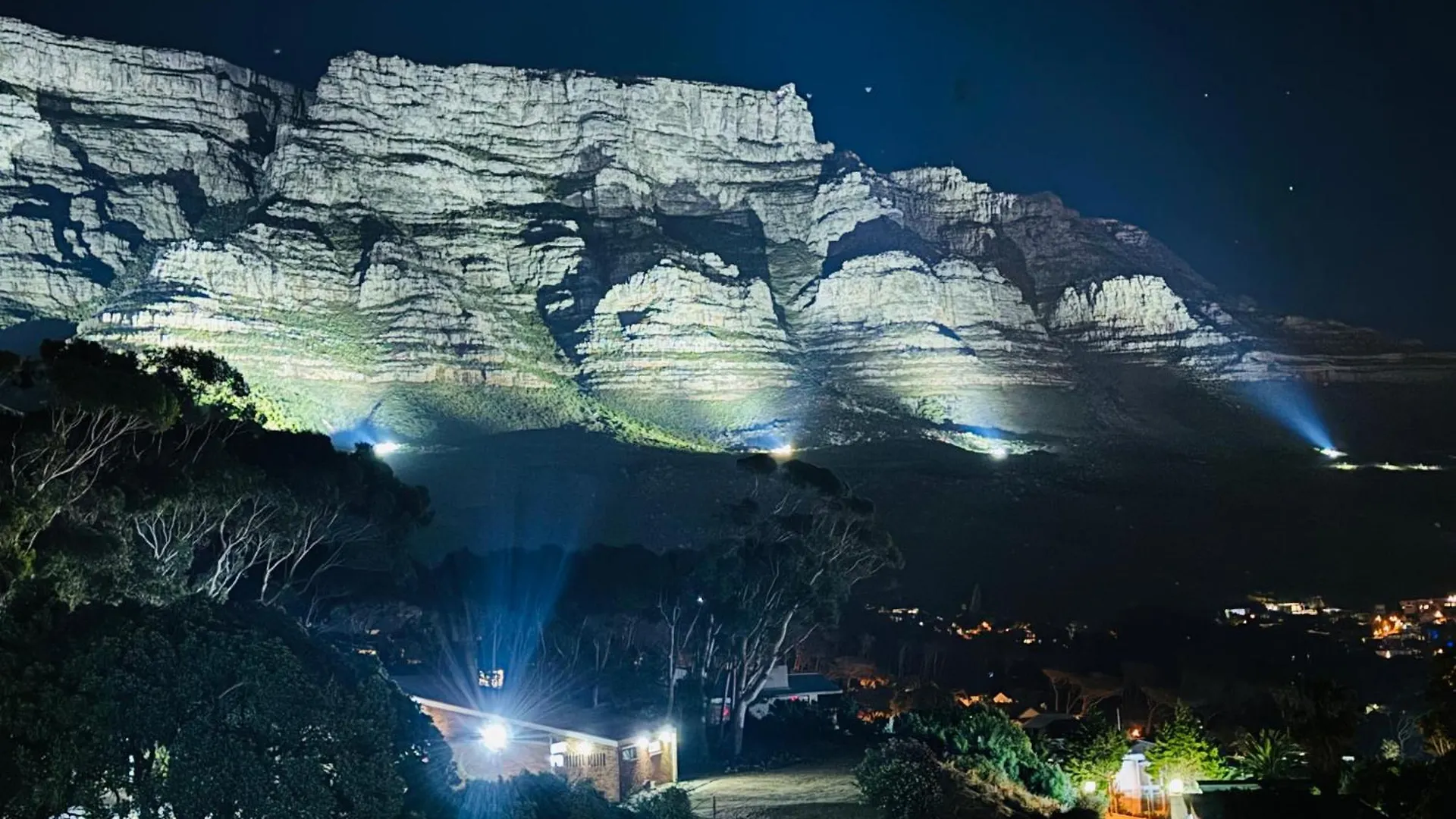 The Scenic Disa Park Apartment, Table Mountain, City & Ocean Views Cape Town South Africa