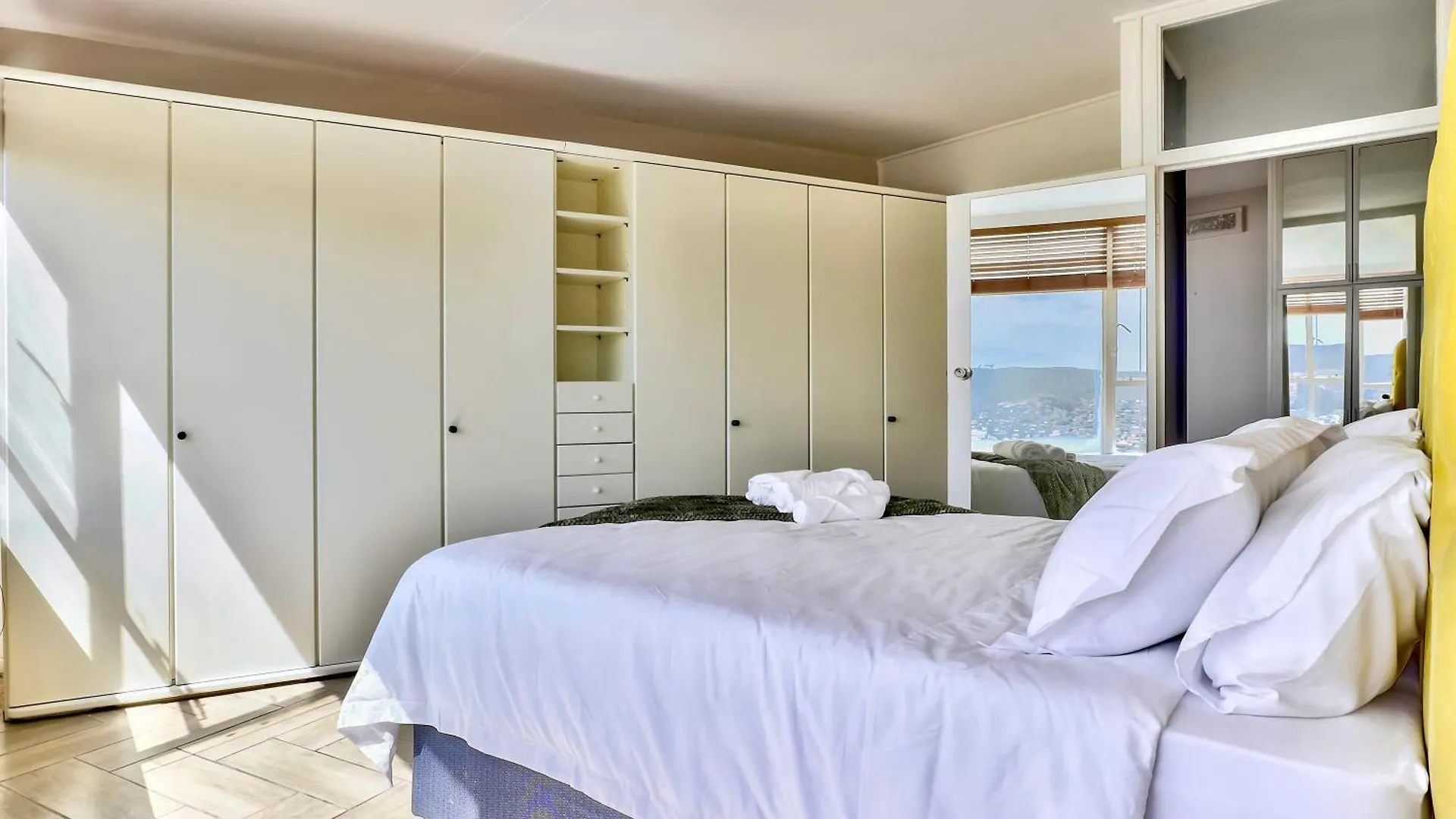 The Scenic Disa Park Apartment, Table Mountain, City & Ocean Views Cape Town